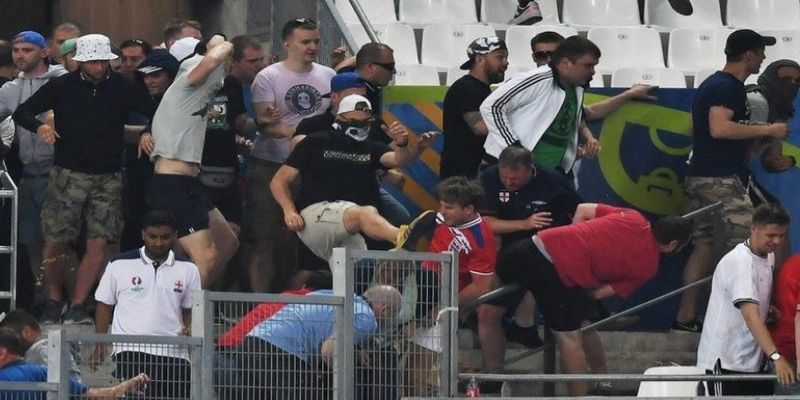 Những hành vi thường thấy của vấn nạn Hooligan