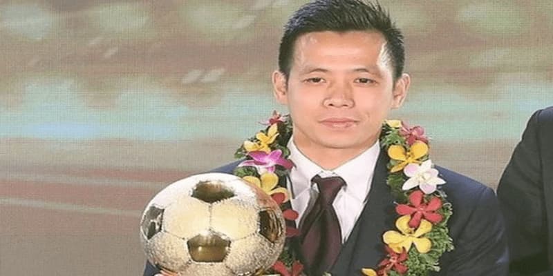 Cầu thủ hay nhất Vleague - Nguyễn Văn Quyết